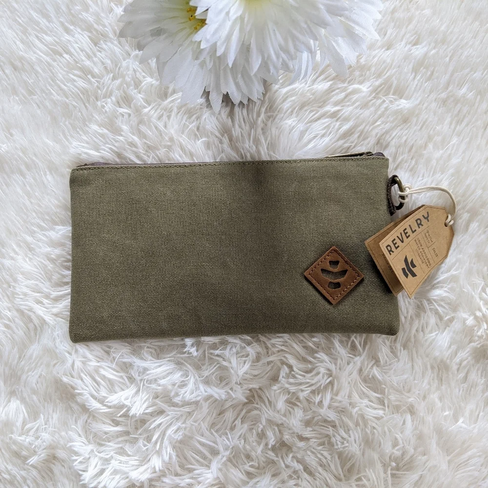 REVELRY 'NWT' Unisex 11x6 Khaki Toiletry Case